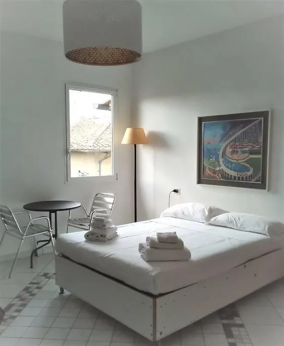 Bright Apartment Near Piazza Dei Ciompi Florence